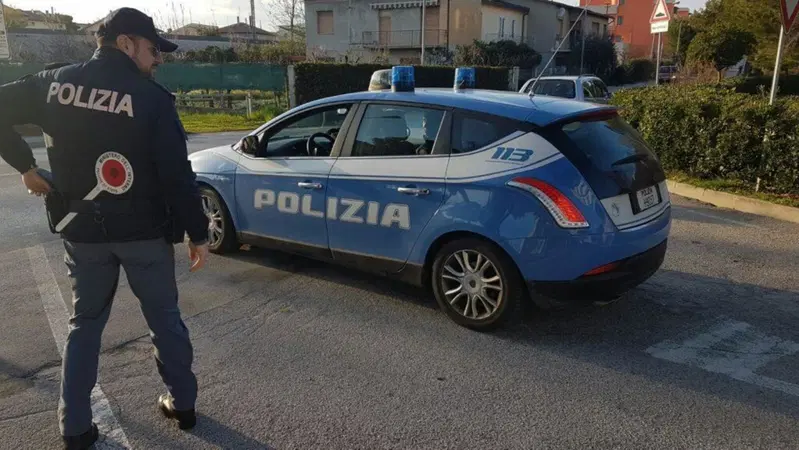 Osimo: ruba la moto e scappa all'alt della polizia