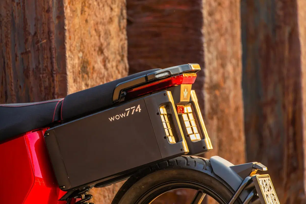 WOW 774 e 775. Debuttano gli scooter elettrici made in Italy (5)