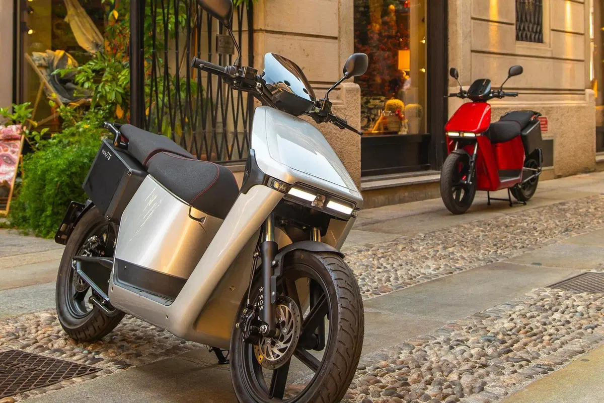 WOW 774 e 775. Debuttano gli scooter elettrici made in Italy (13)