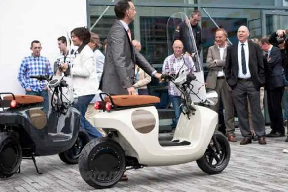 Canapa, lino e niente benzina per l'eco-scooter Be.e (10)