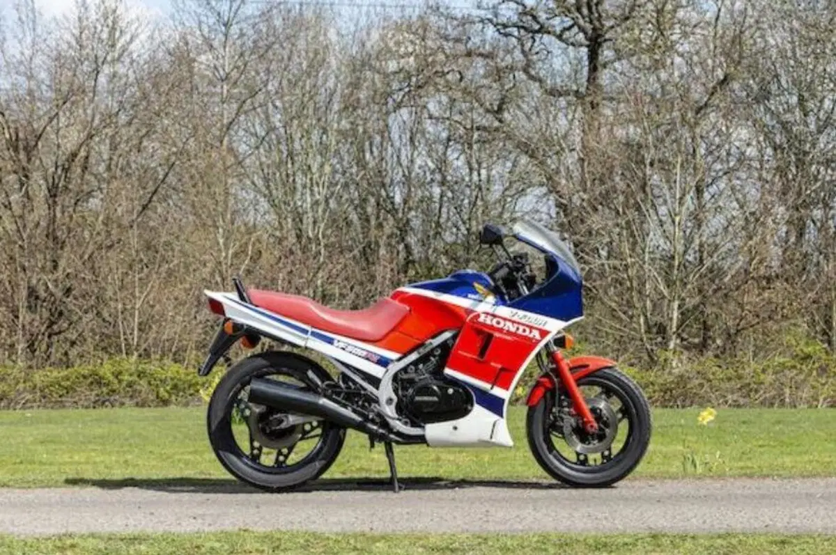 Bonhams: AJS Porcupine, Honda RC 30, Ducati Mike Halilwood Replica, all'asta dal 2 luglio (2)