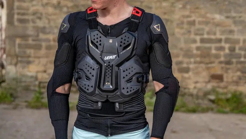 Leatt presenta i nuovi Body Protector 6.5 e Chest Protector Pro 6.5