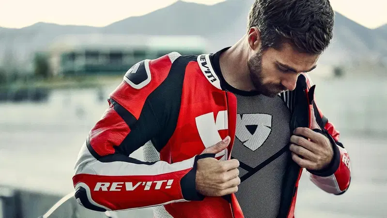 REV'IT!: l'intimo giusto per la pista