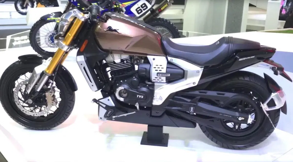 La cruiser cinese Xianglong JSX500i ispirata a... una moto non ancora in vendita (3)
