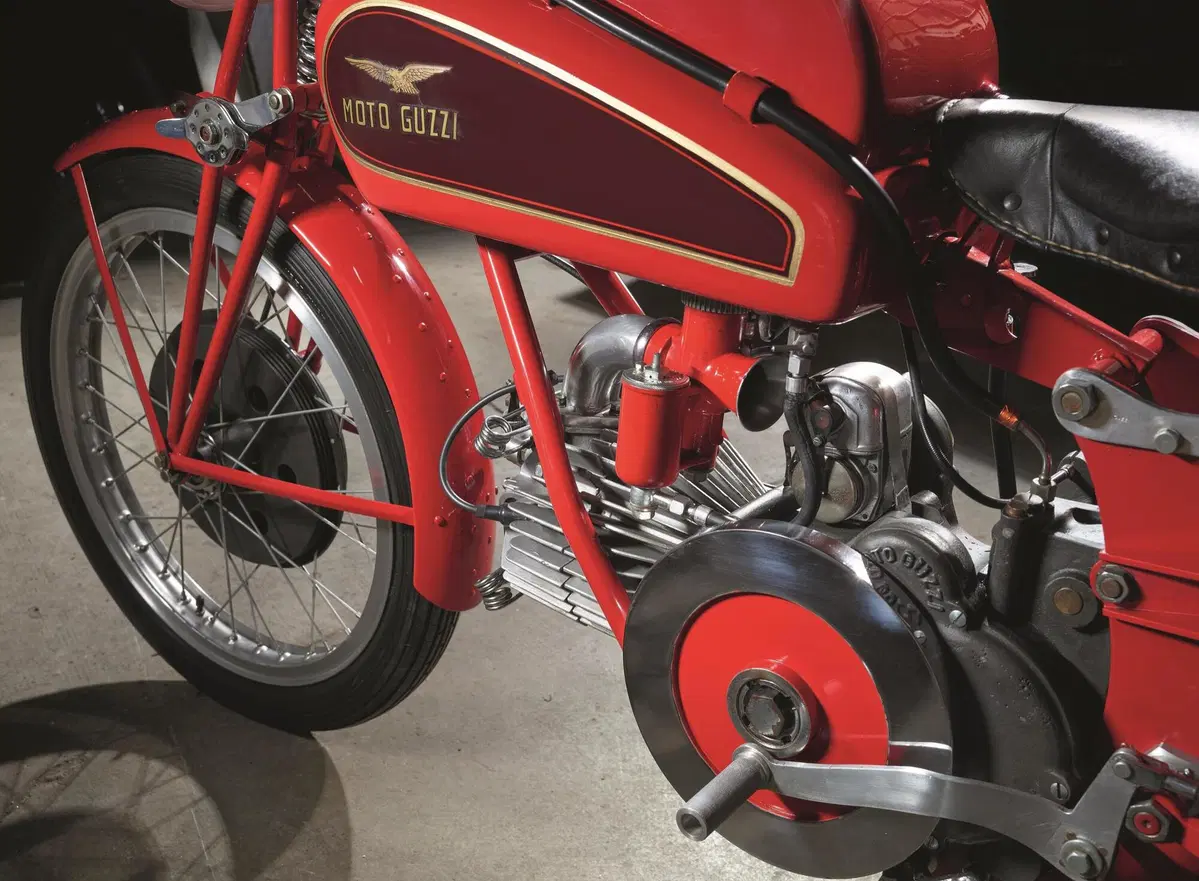 Libri. "Moto Guzzi 100 Anni" le storie di un secolo 