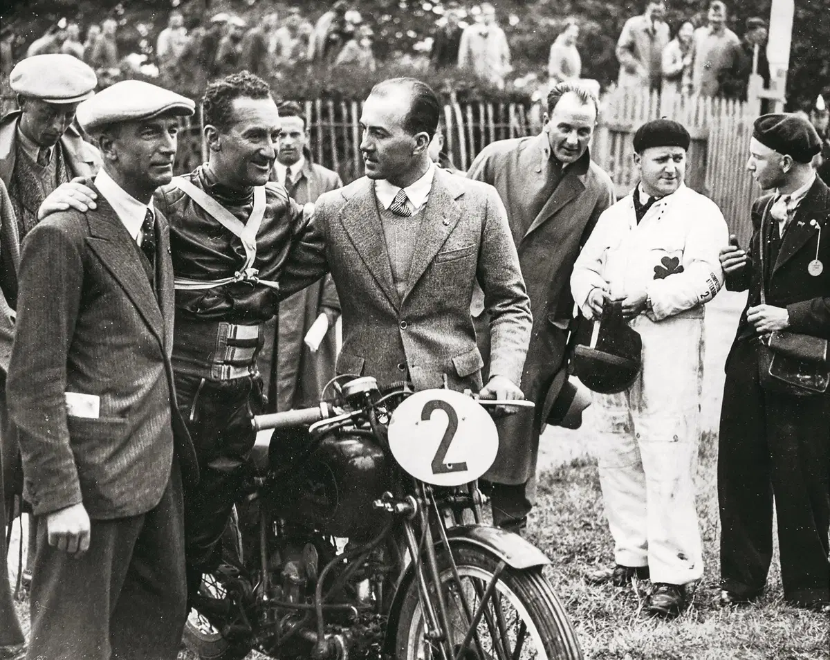 Libri. "Moto Guzzi 100 Anni" le storie di un secolo  (11)