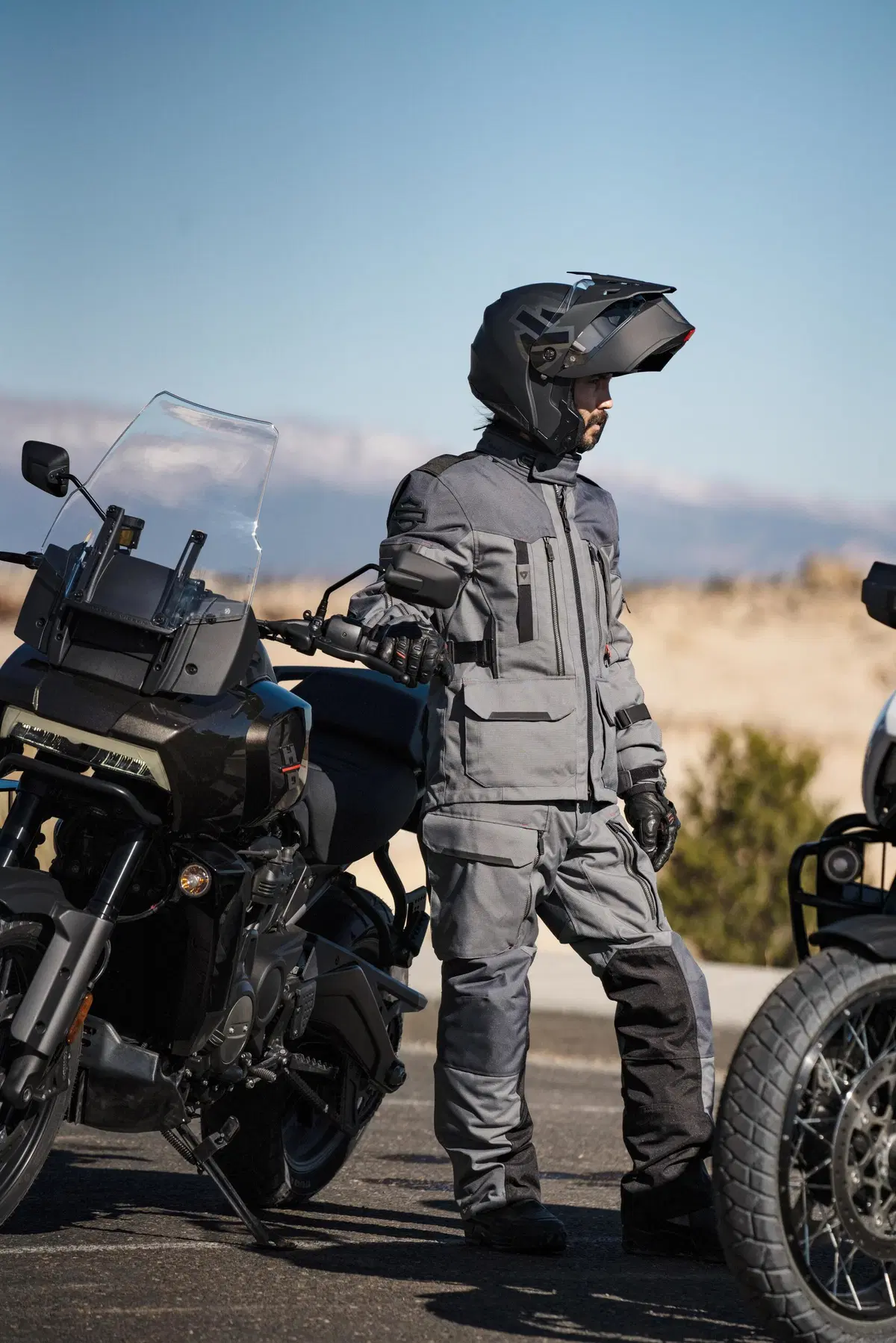 Harley-Davidson e REV'IT! insieme per una nuova linea di abbigliamento dedicato all'adventure touring (9)