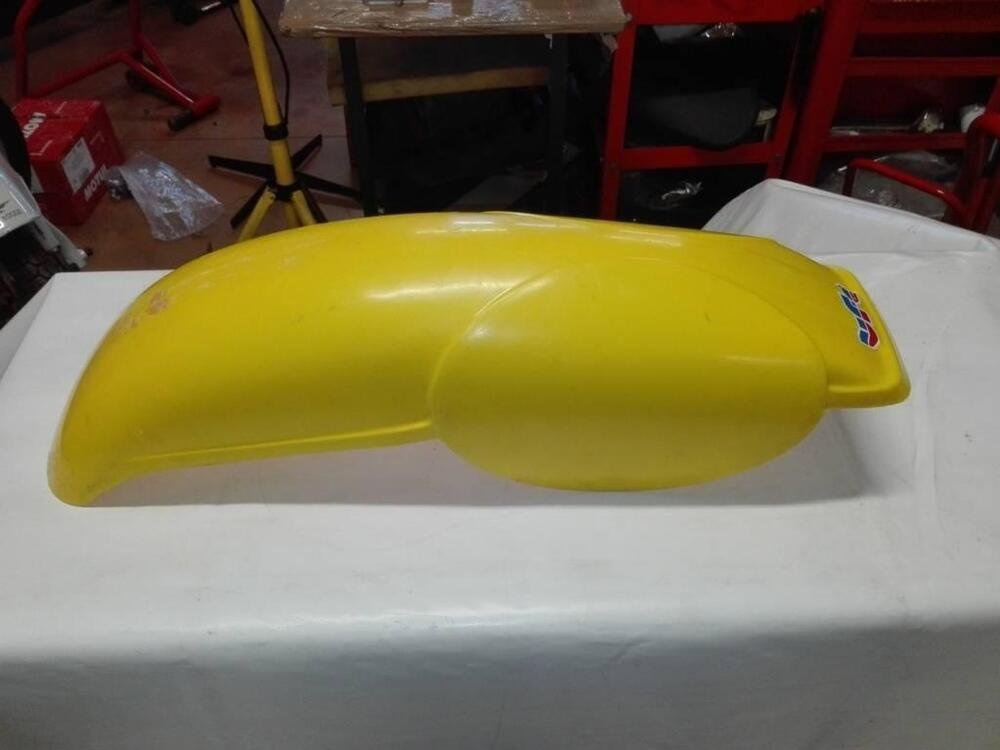 Parafango posteriore Ufo Plast colore giallo (3)