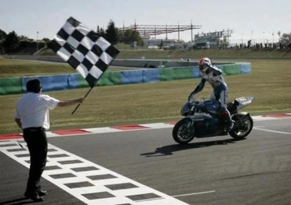 I Racconti di Moto.it: "Sentire"