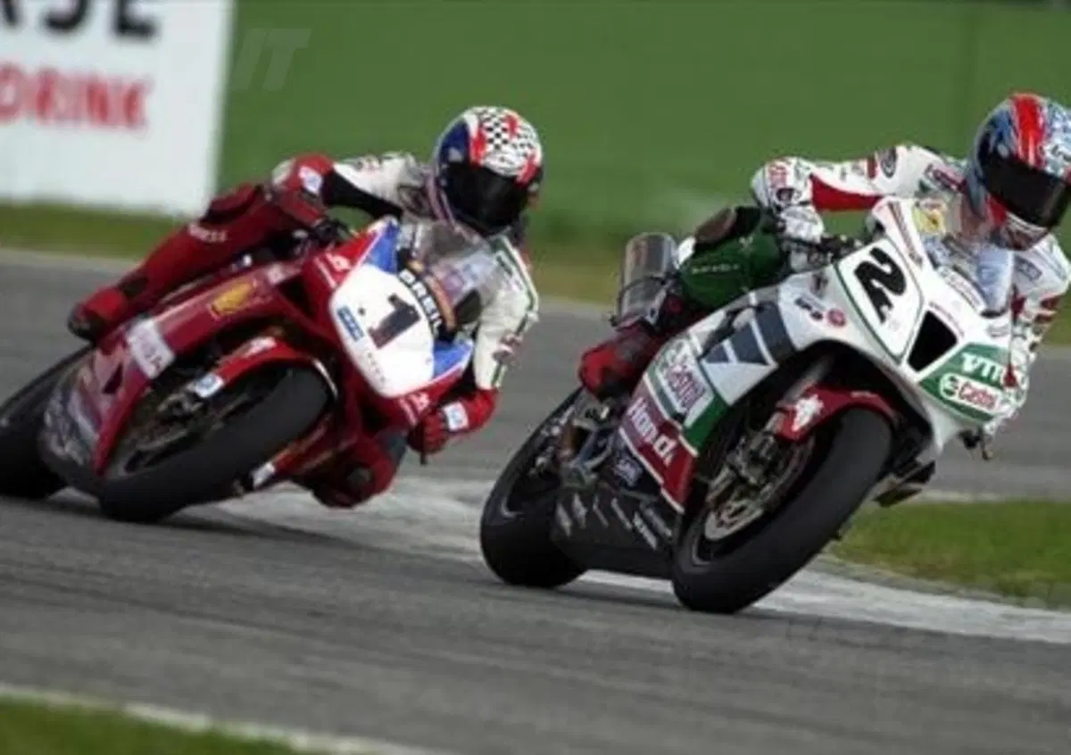 Moto sportive: vende davvero chi vince?