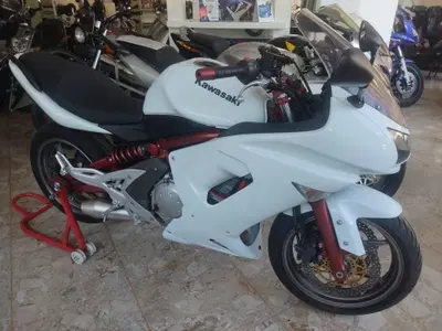 Kawasaki ER-6N (2009 - 11) usata
