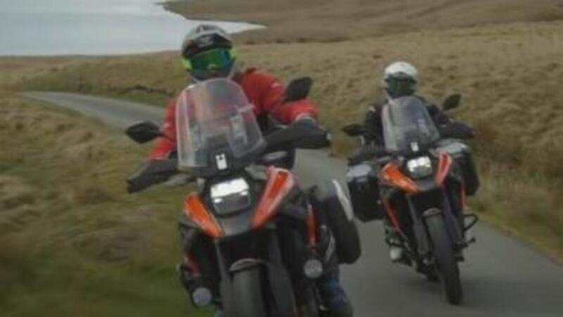 Sylvain Guintoli: vacanze in sella con Suzuki. Il tour in Snowdonia con la V-Strom 1050 XT in un video