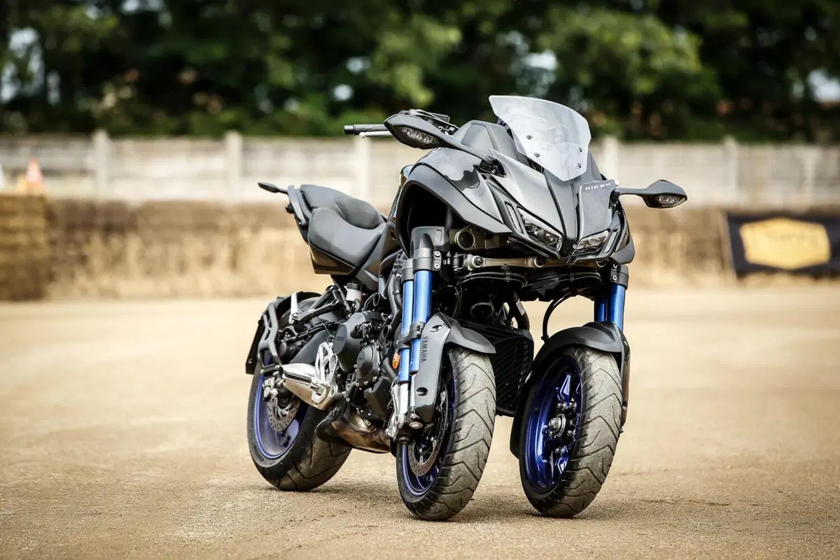 Yamaha Niken: crazy test contro il campione di Flat Track Marco Belli!  (2)