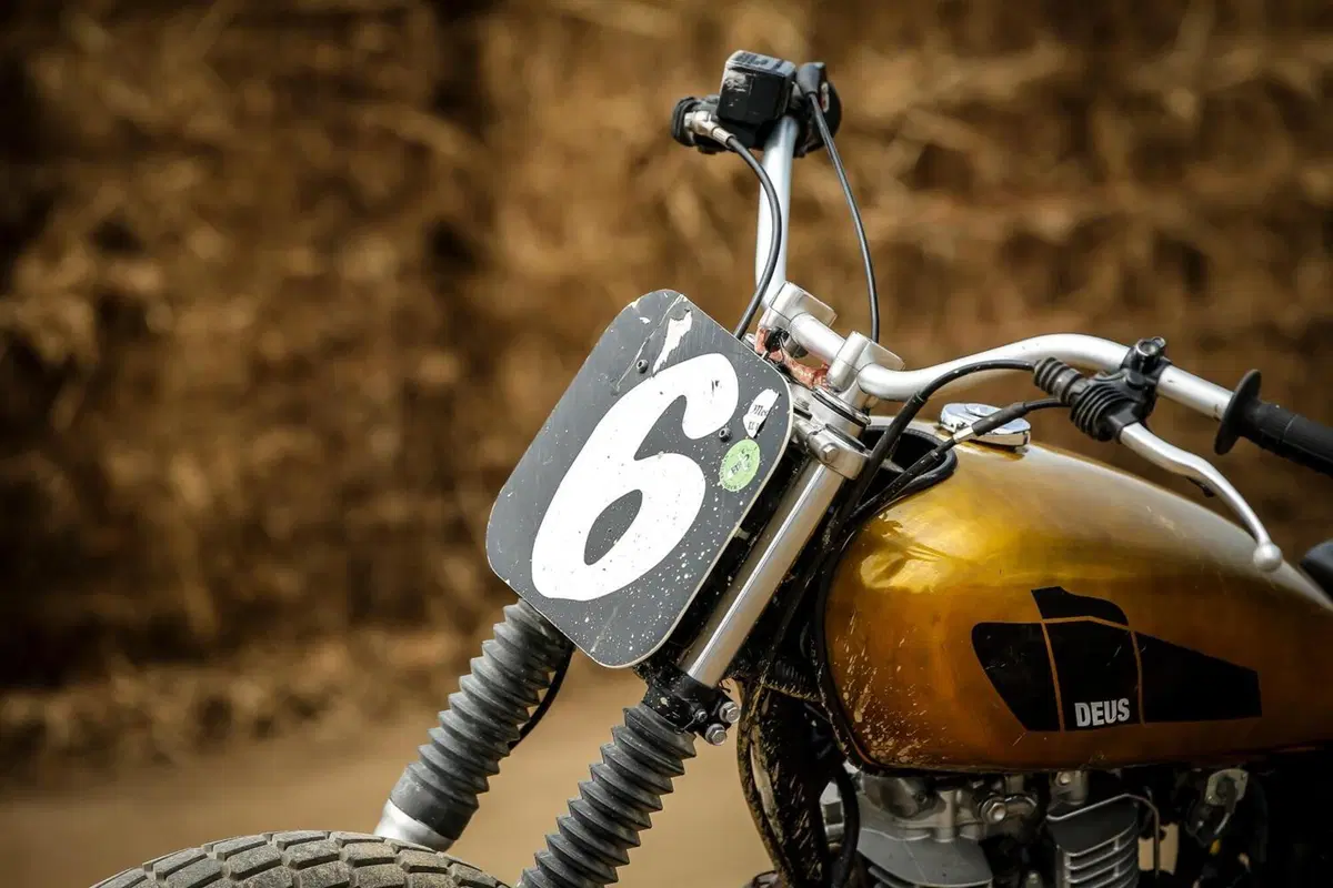 Yamaha Niken: crazy test contro il campione di Flat Track Marco Belli!  (8)
