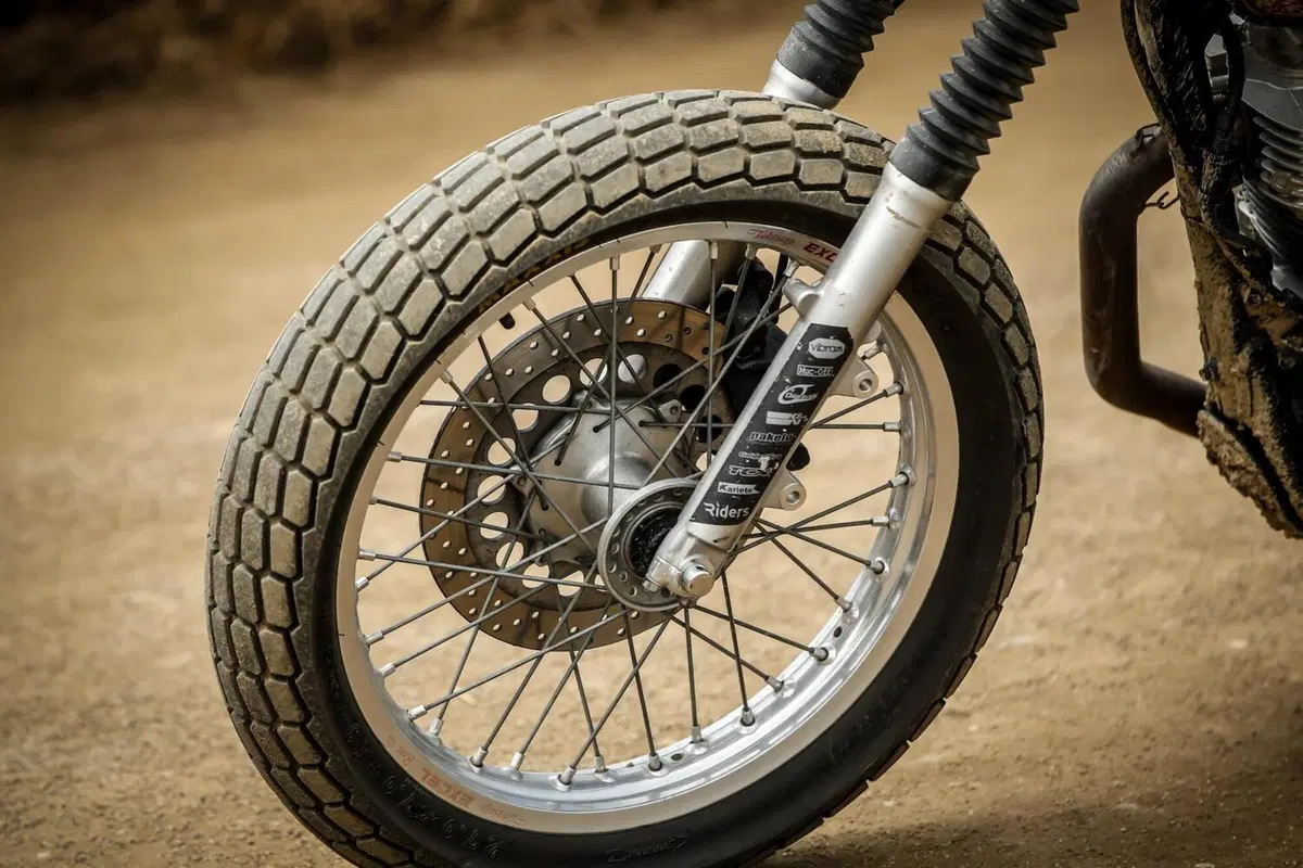 Yamaha Niken: crazy test contro il campione di Flat Track Marco Belli!  (14)