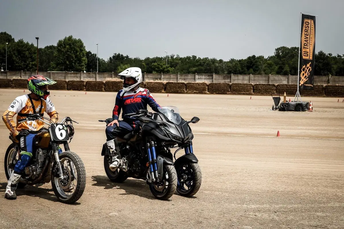 Yamaha Niken: crazy test contro il campione di Flat Track Marco Belli!  (18)
