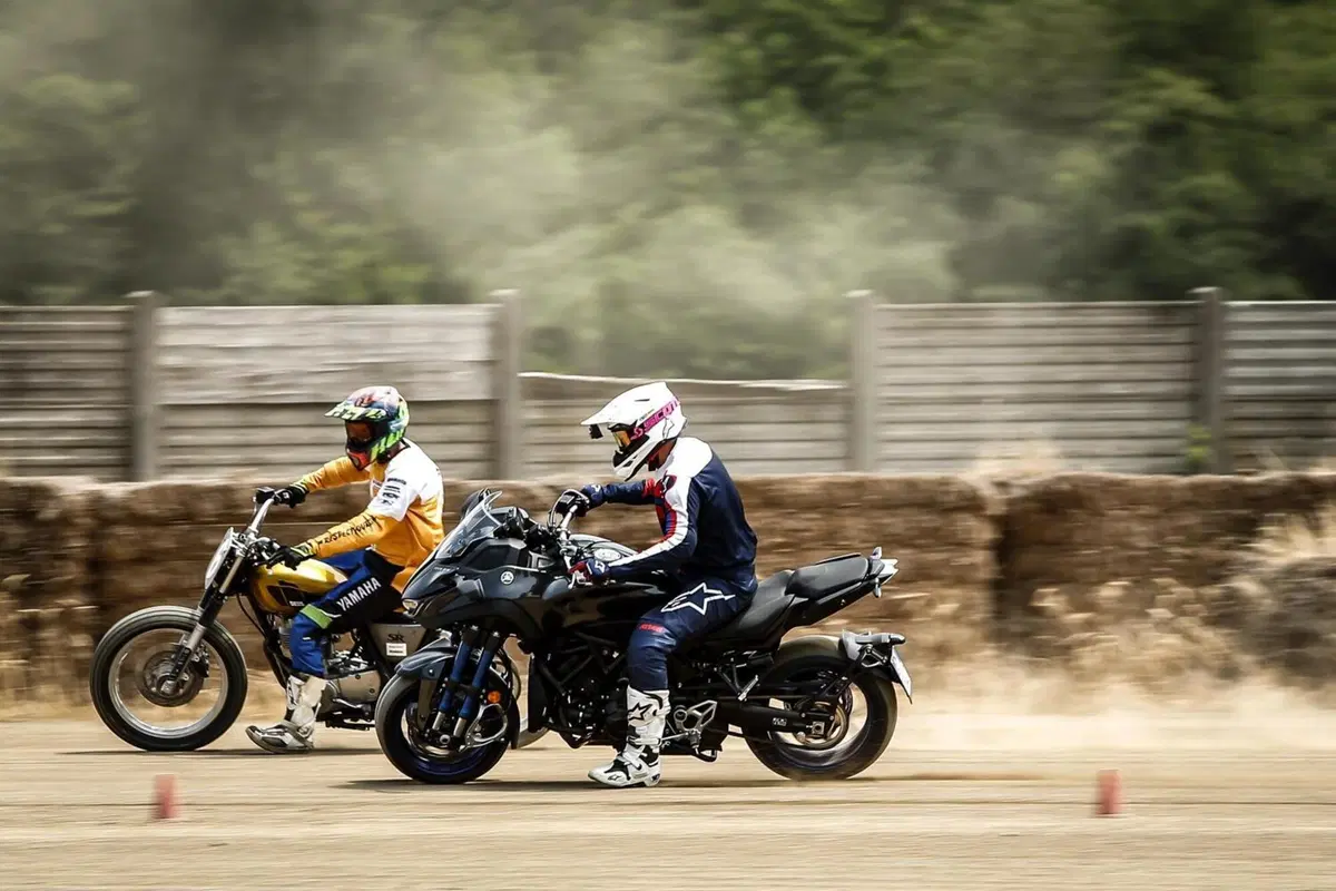 Yamaha Niken: crazy test contro il campione di Flat Track Marco Belli!  (20)
