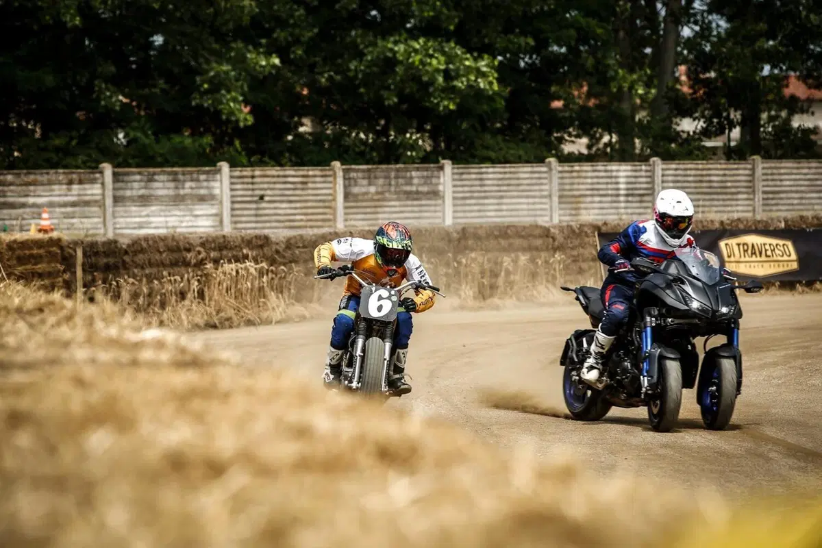 Yamaha Niken: crazy test contro il campione di Flat Track Marco Belli!  (23)