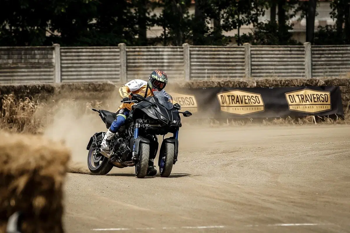 Yamaha Niken: crazy test contro il campione di Flat Track Marco Belli!  (25)