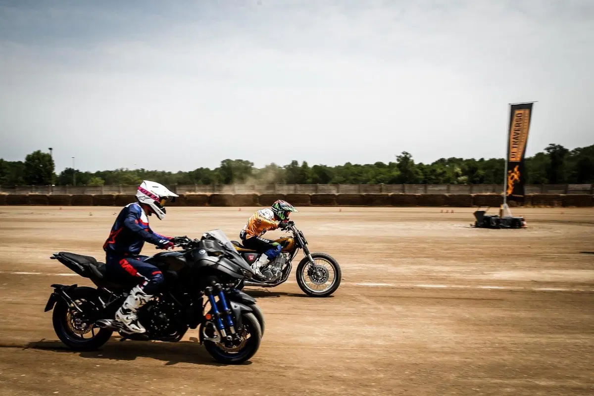 Yamaha Niken: crazy test contro il campione di Flat Track Marco Belli!  (31)
