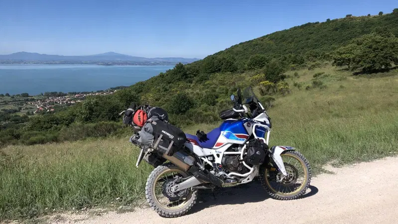 Coast to Coast dal Tirreno all'Adriatico in fuoristrada con l'Africa Twin