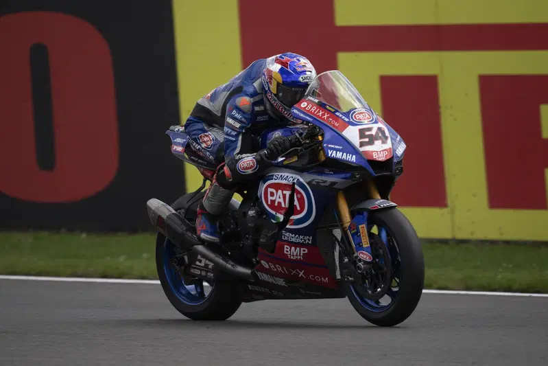 Donington. Toprak Razgatlioglu (Yamaha)