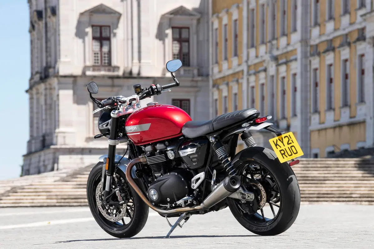 Triumph Speed Twin 2021: evoluzione sportiva (2)