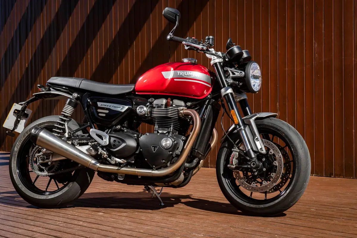Triumph Speed Twin 2021: evoluzione sportiva (4)