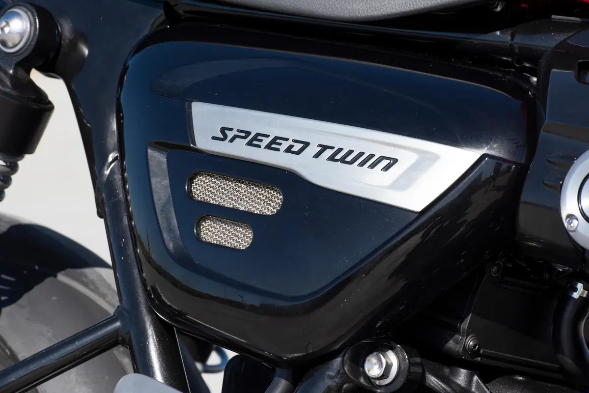Triumph Speed Twin 2021: evoluzione sportiva (2)