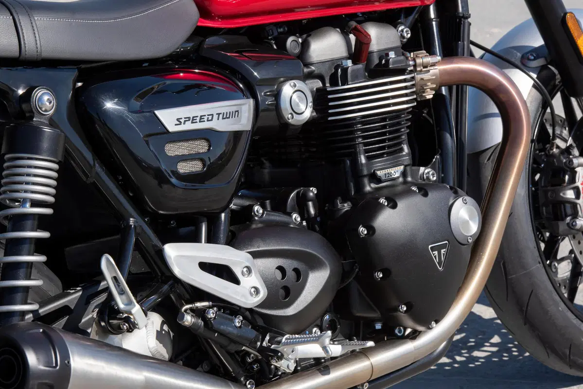 Triumph Speed Twin 2021: evoluzione sportiva (3)
