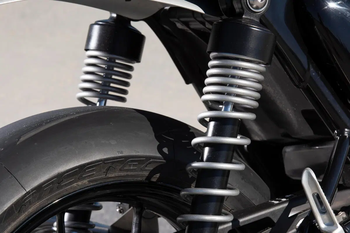 Triumph Speed Twin 2021: evoluzione sportiva (9)