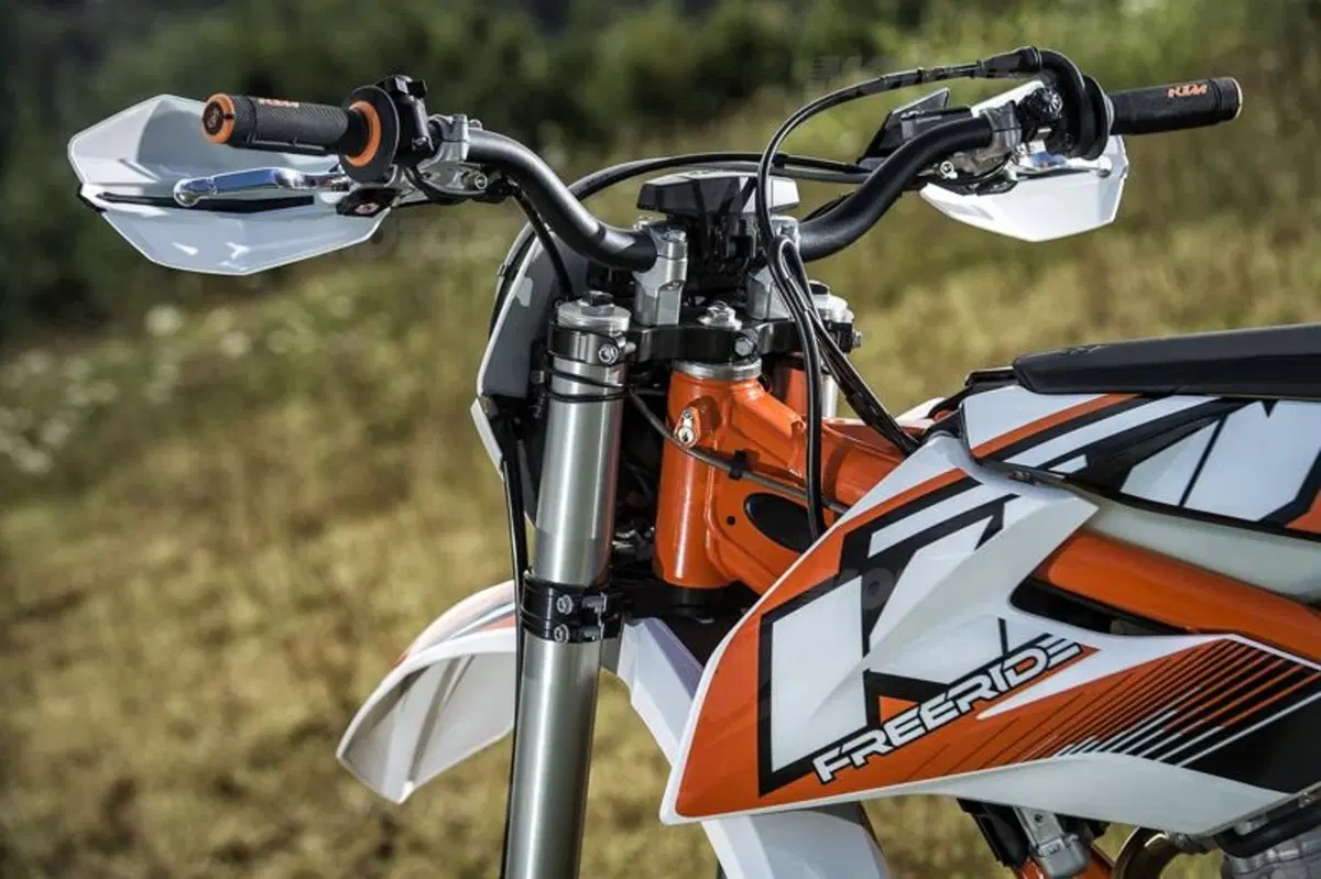 KTM Freeride 250R e 350 2014 (4)