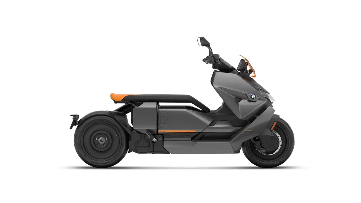 Nuovo BMW CE 04: rivoluzione silenziosa (4)