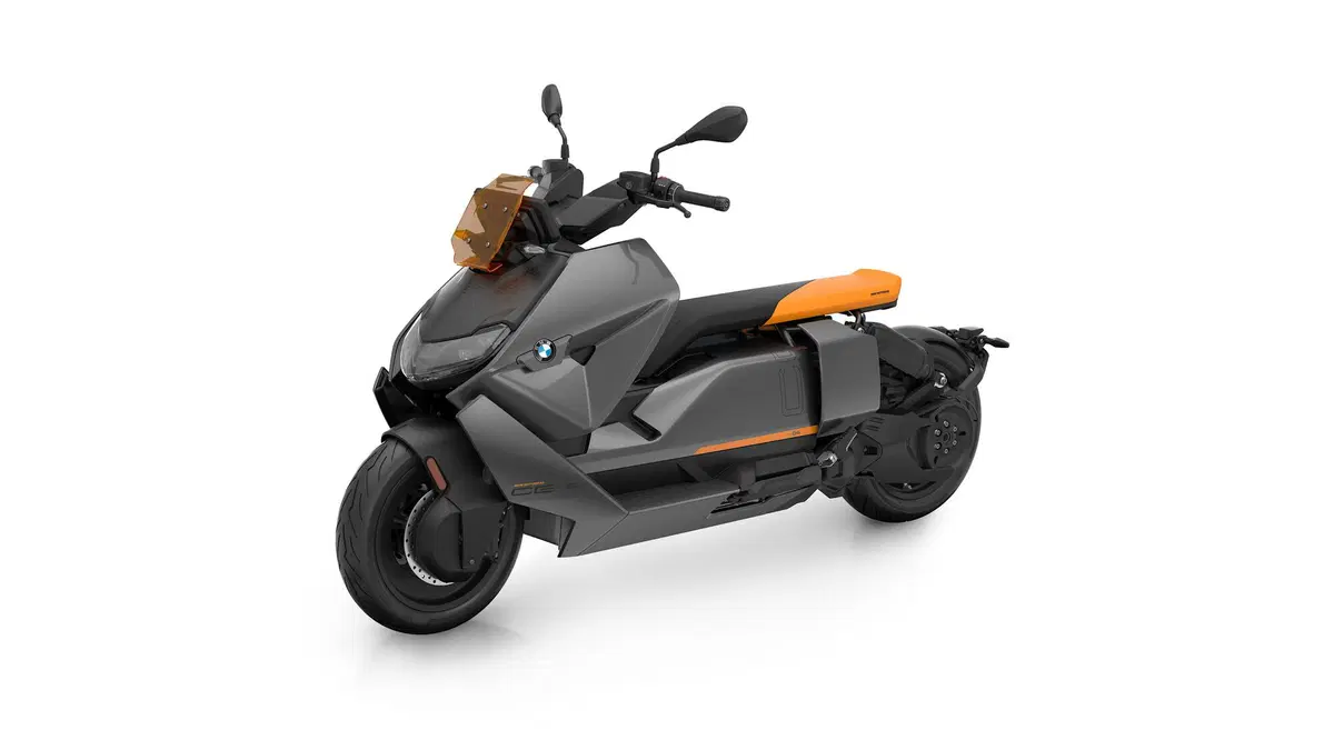 Nuovo BMW CE 04: rivoluzione silenziosa (5)