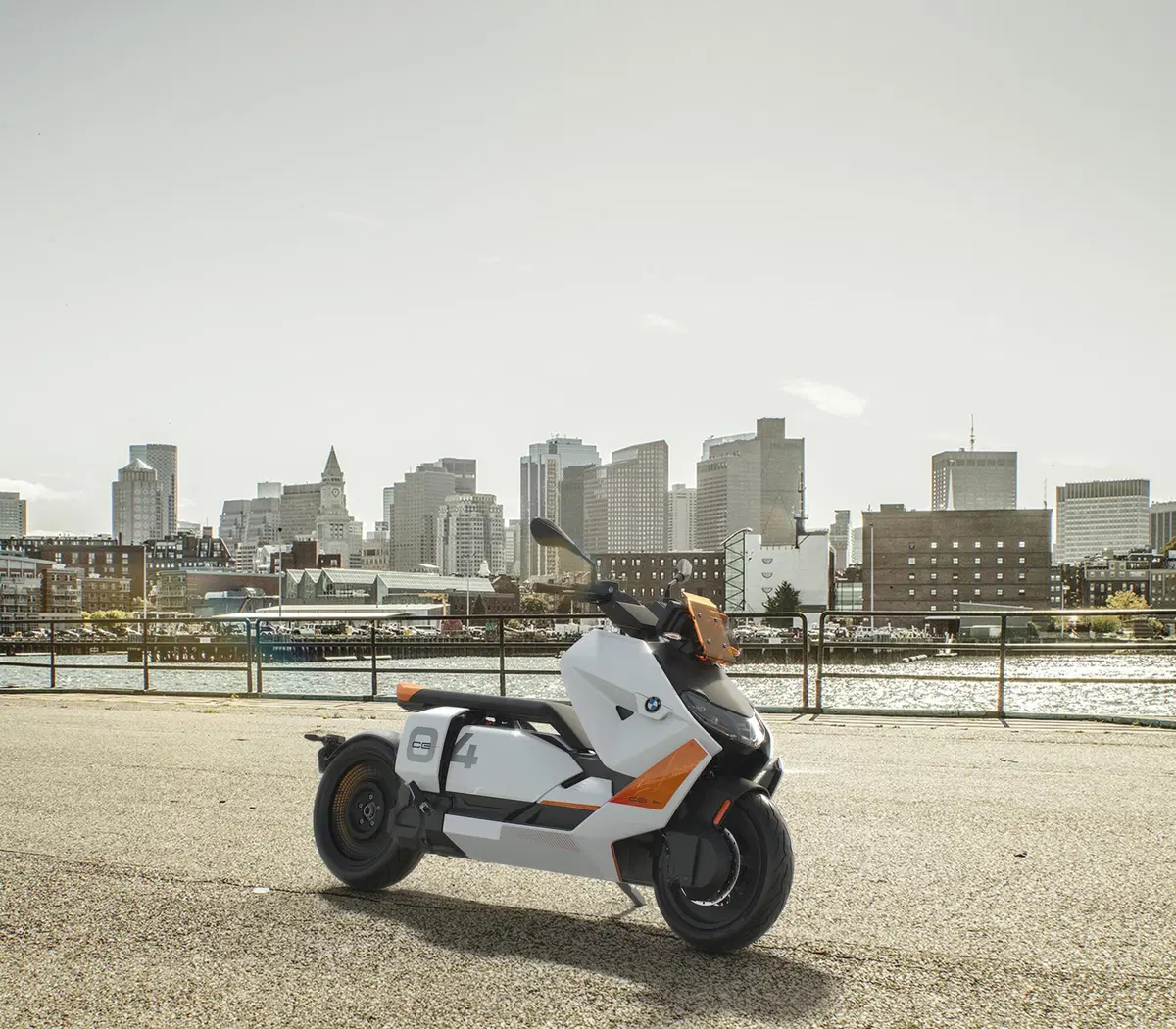 Nuovo BMW CE 04: rivoluzione silenziosa (11)