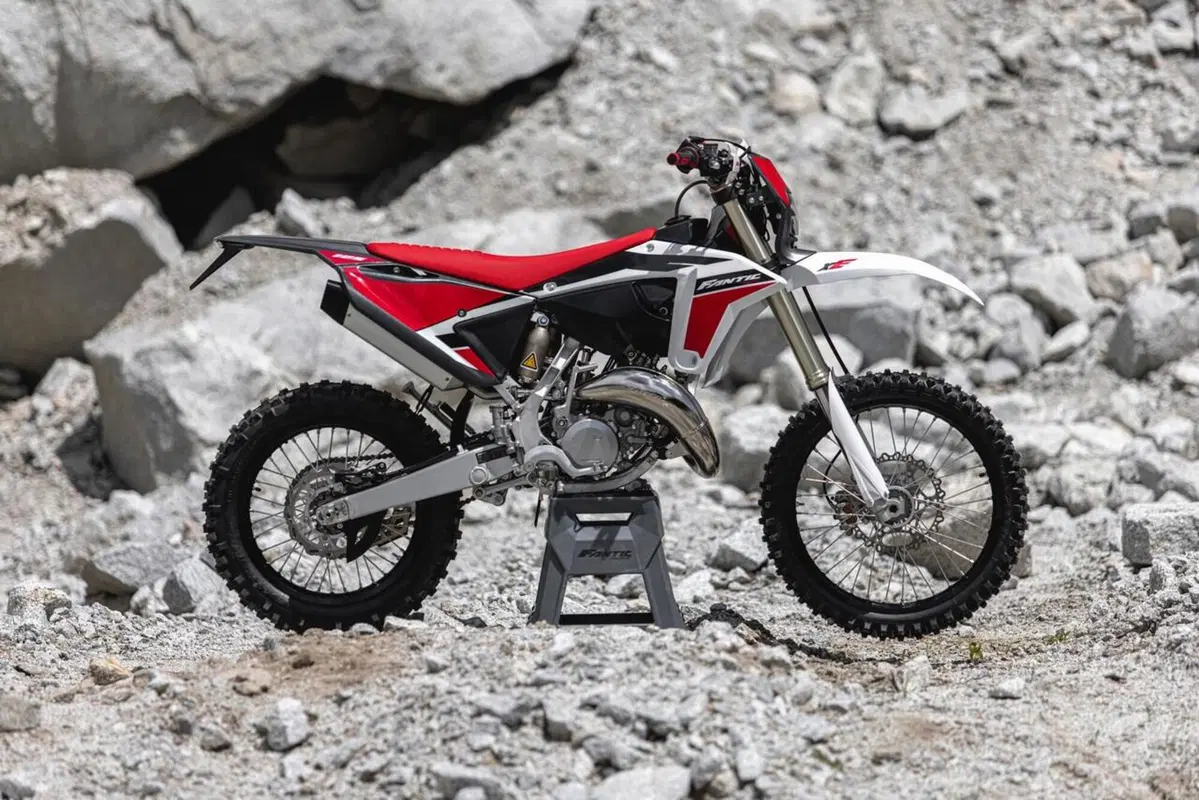 Fantic presenta la nuova gamma enduro e motocross 2022 (2)