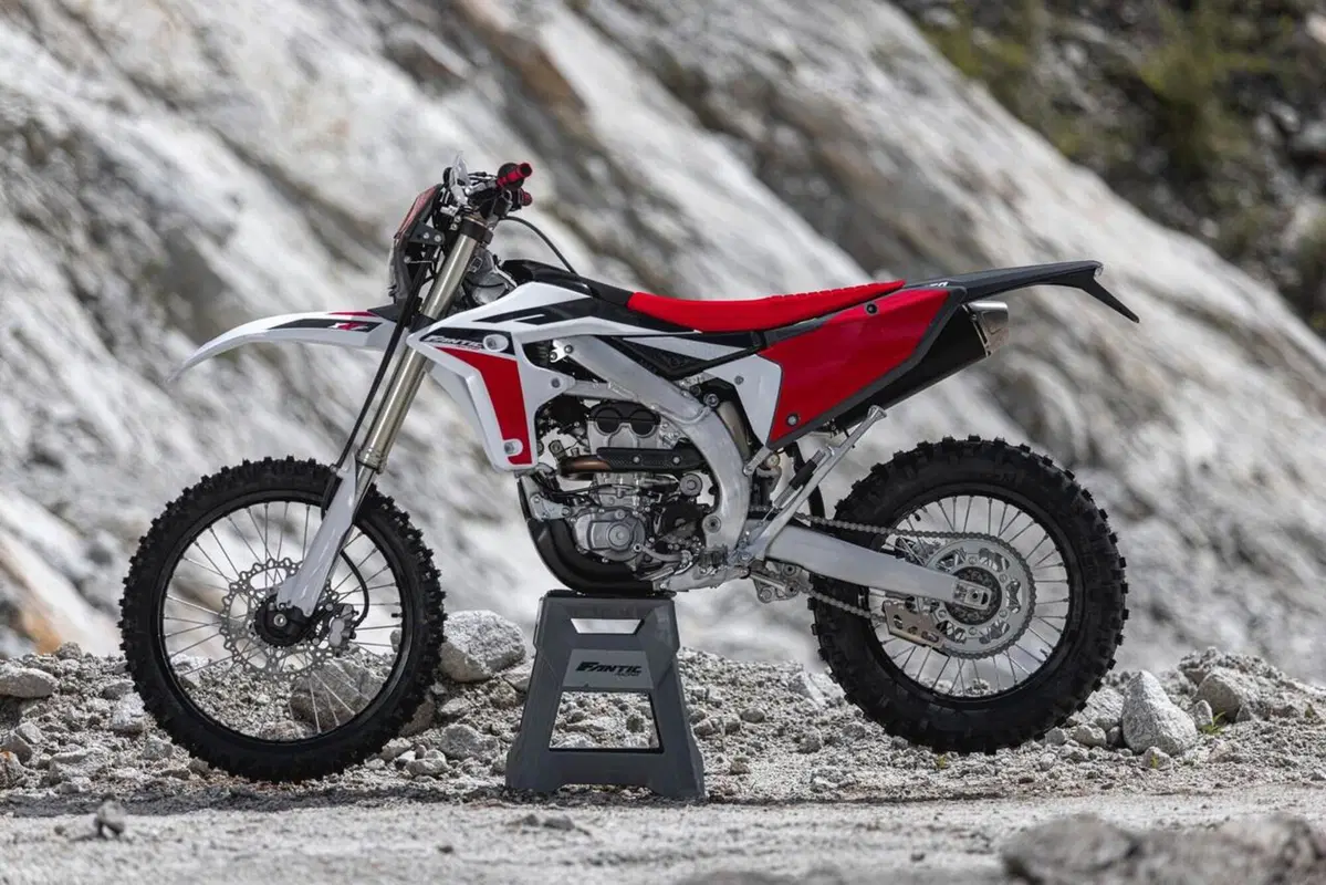 Fantic presenta la nuova gamma enduro e motocross 2022 (9)