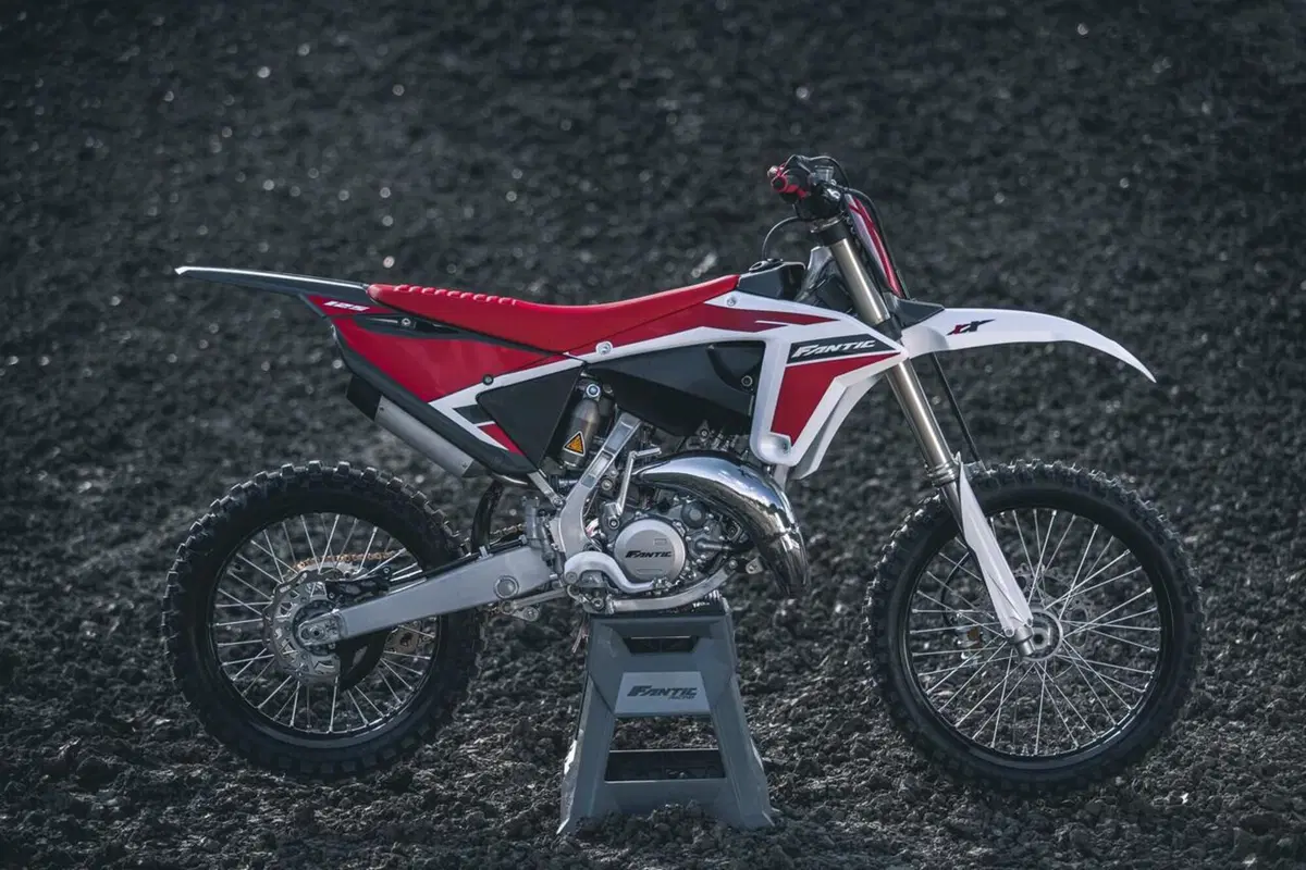 Fantic presenta la nuova gamma enduro e motocross 2022 (3)