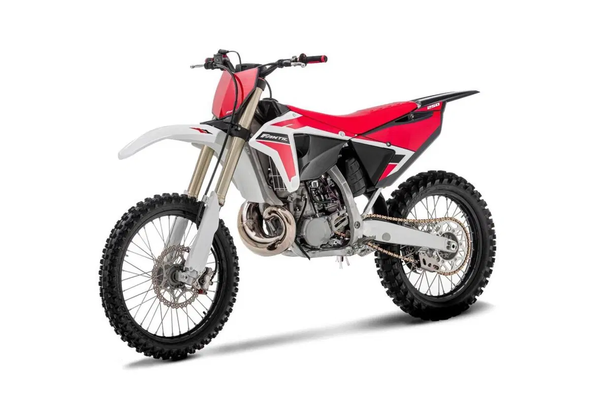 Fantic presenta la nuova gamma enduro e motocross 2022 (8)