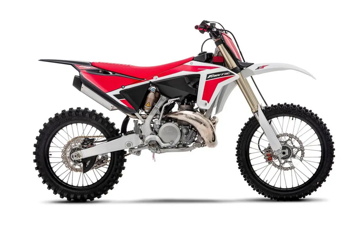 Fantic presenta la nuova gamma enduro e motocross 2022 (9)