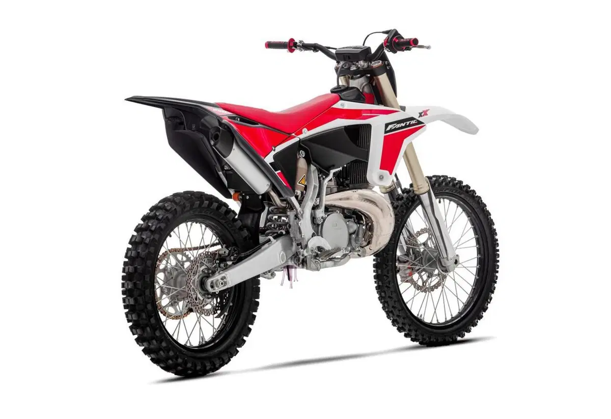 Fantic presenta la nuova gamma enduro e motocross 2022 (10)