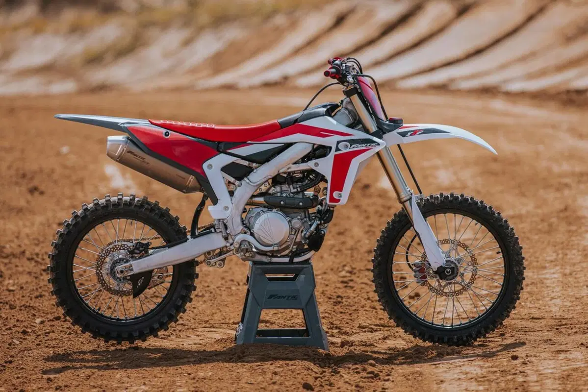 Fantic presenta la nuova gamma enduro e motocross 2022 (19)