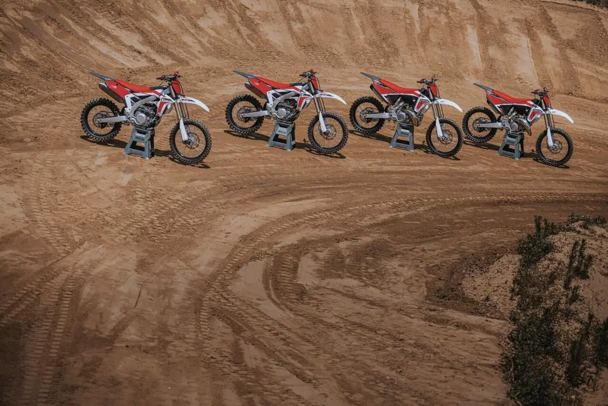 Fantic presenta la nuova gamma enduro e motocross 2022