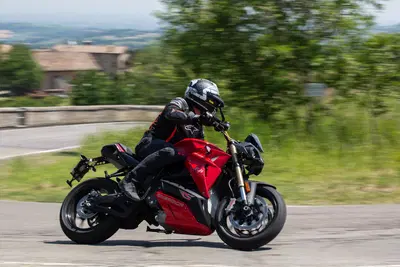 Energica Eva Ribelle RS 2021 TEST. Balzo epocale