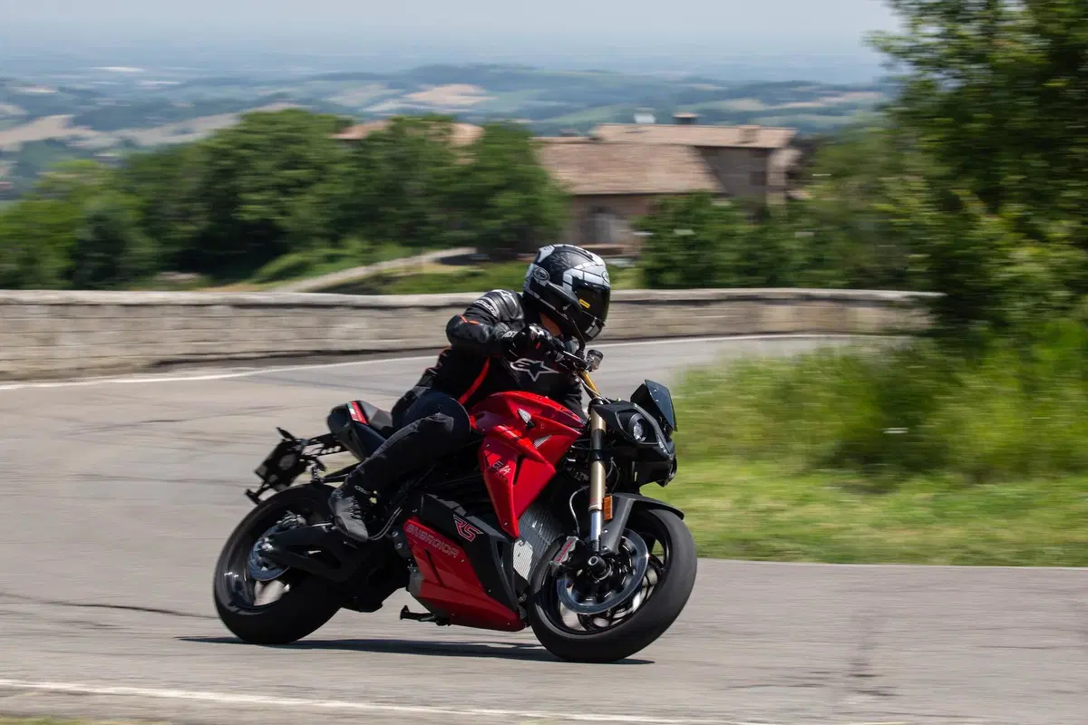 Energica Eva Ribelle RS 2021 TEST. Balzo epocale (5)