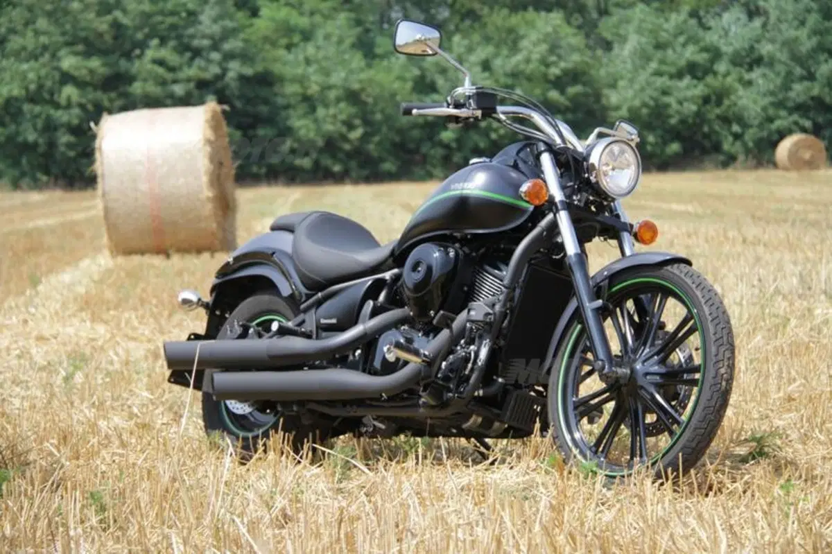 Kawasaki VN 900 Custom  (23)