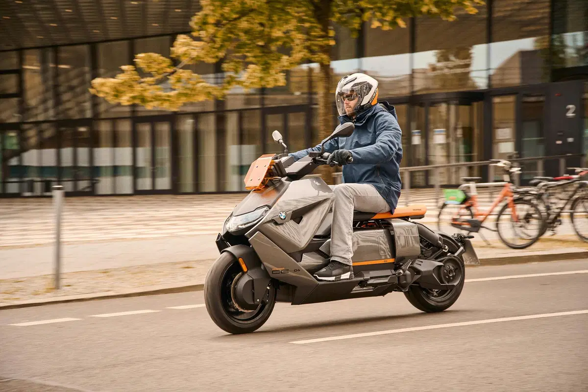 Giacca Tokyo Connect GTX e casco Sao Paulo: nuovo abbigliamento tecnico da BMW (4)
