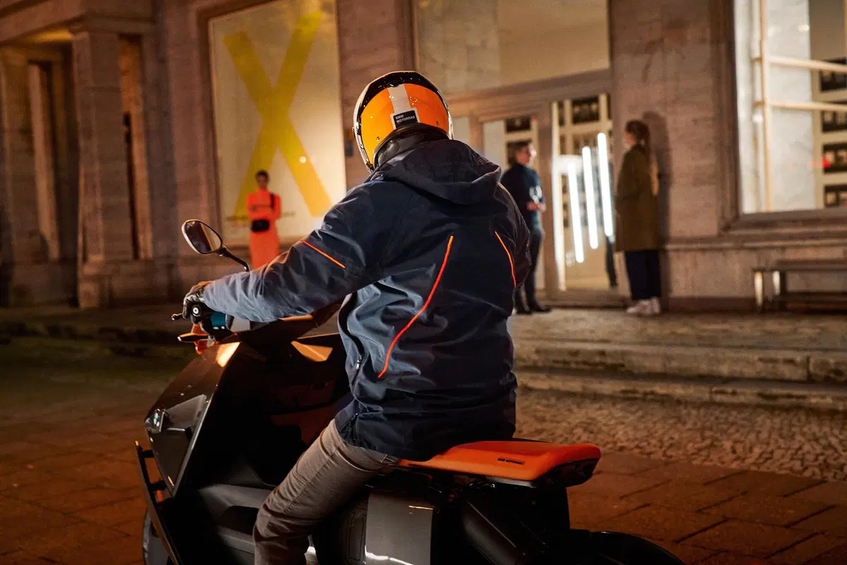 Giacca Tokyo Connect GTX e casco Sao Paulo: nuovo abbigliamento tecnico da BMW