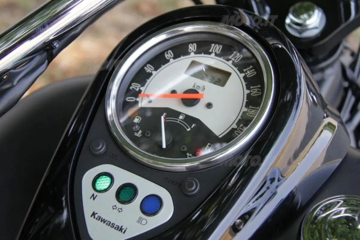 Kawasaki VN 900 Custom  (39)