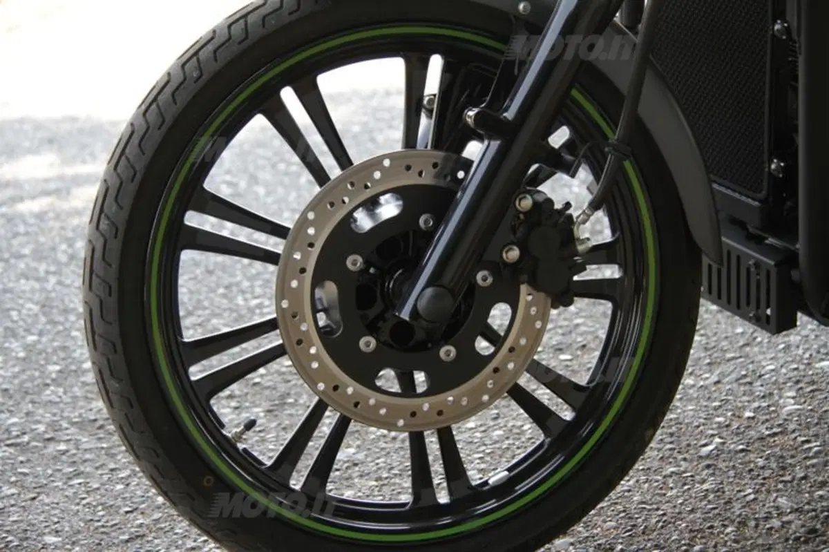Kawasaki VN 900 Custom  (43)